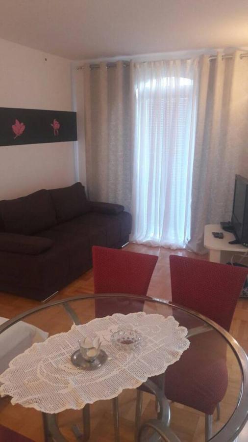 Apartment Jela Selce Buitenkant foto