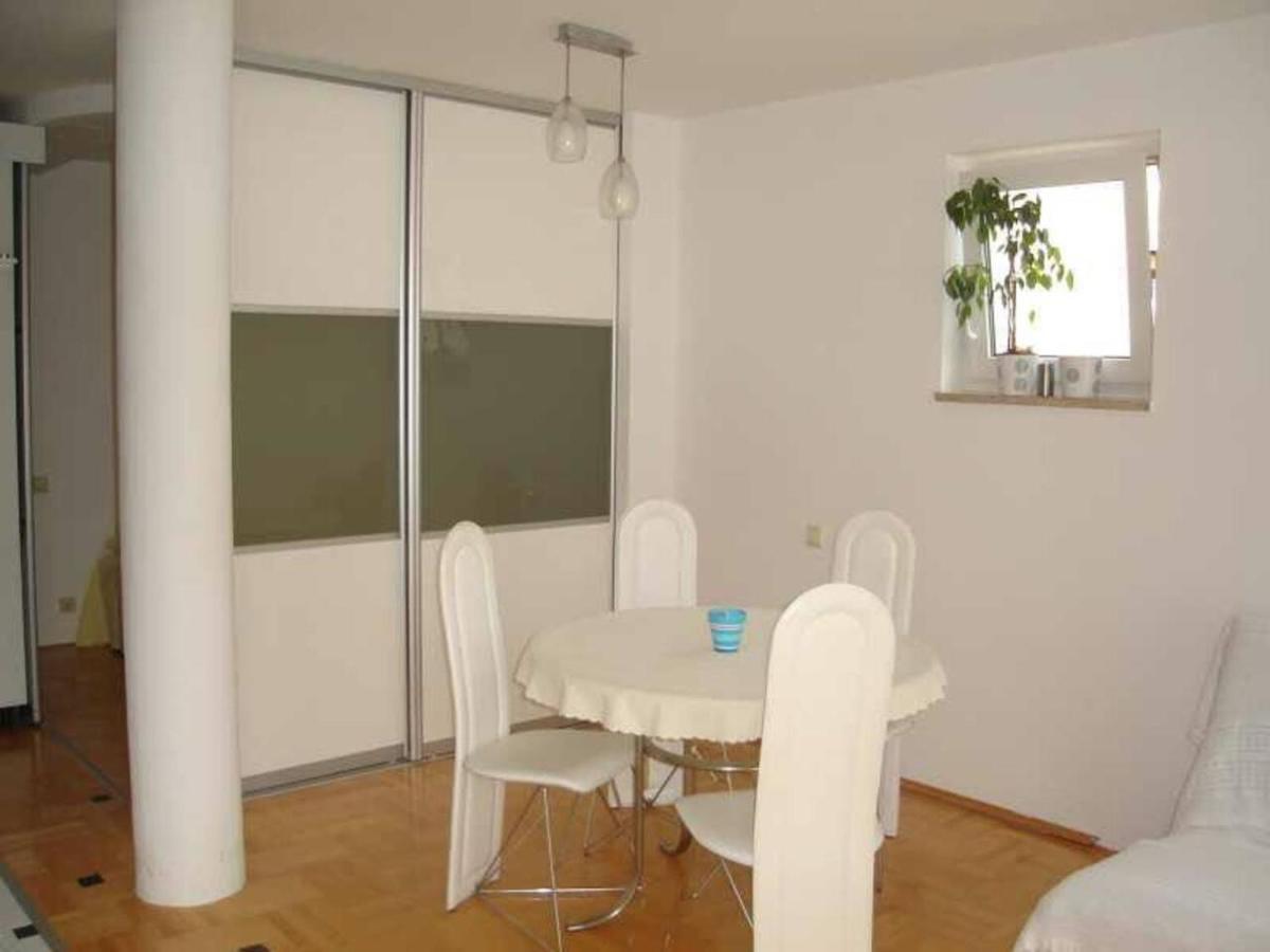 Apartment Jela Selce Buitenkant foto