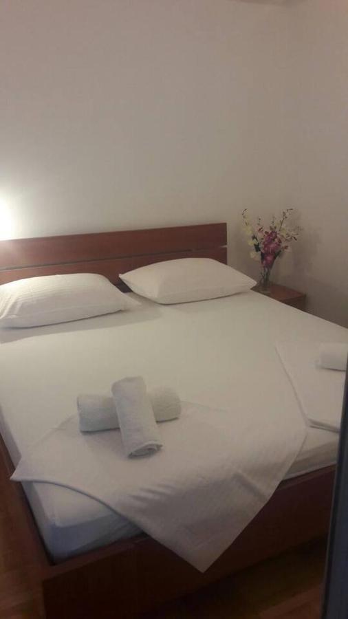 Apartment Jela Selce Buitenkant foto