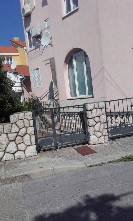 Apartment Jela Selce Buitenkant foto