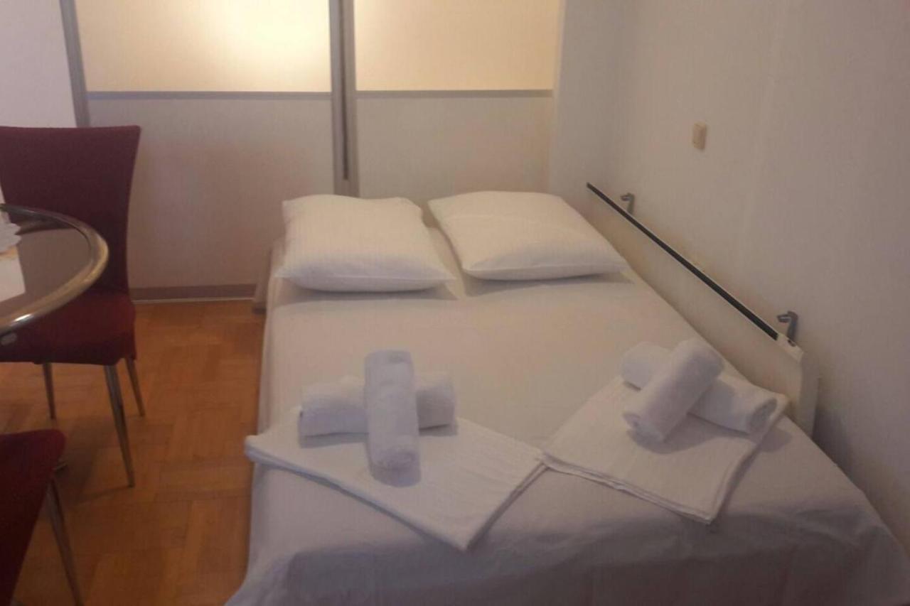 Apartment Jela Selce Buitenkant foto